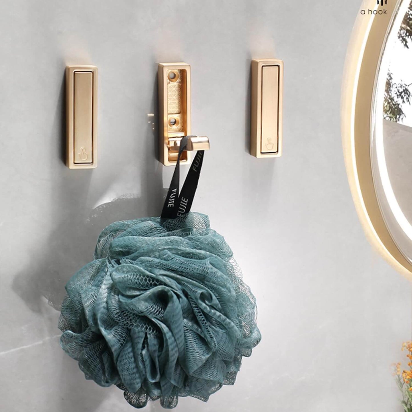 GlideHold® FoldingHooks: Rektangelformade Fällbara Rock- och Klädkrokar