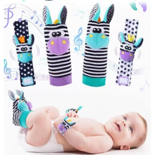Kletshuts™ RattleToy 1+1 GRATIS: Mjuk Djur Baby Handled Och Fot Strumpor Skallra Leksak Set 