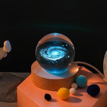 Ledsen™ CrystalBall - 3D-Solsystemets Kristallkula Med LED-Lampa 