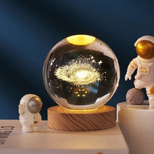 Ledsen™ CrystalBall - 3D-Solsystemets Kristallkula Med LED-Lampa 